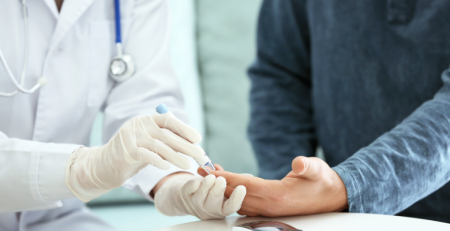 Especialistas alertam para maior presença de doenças orais em pessoas com diabetes não controlada